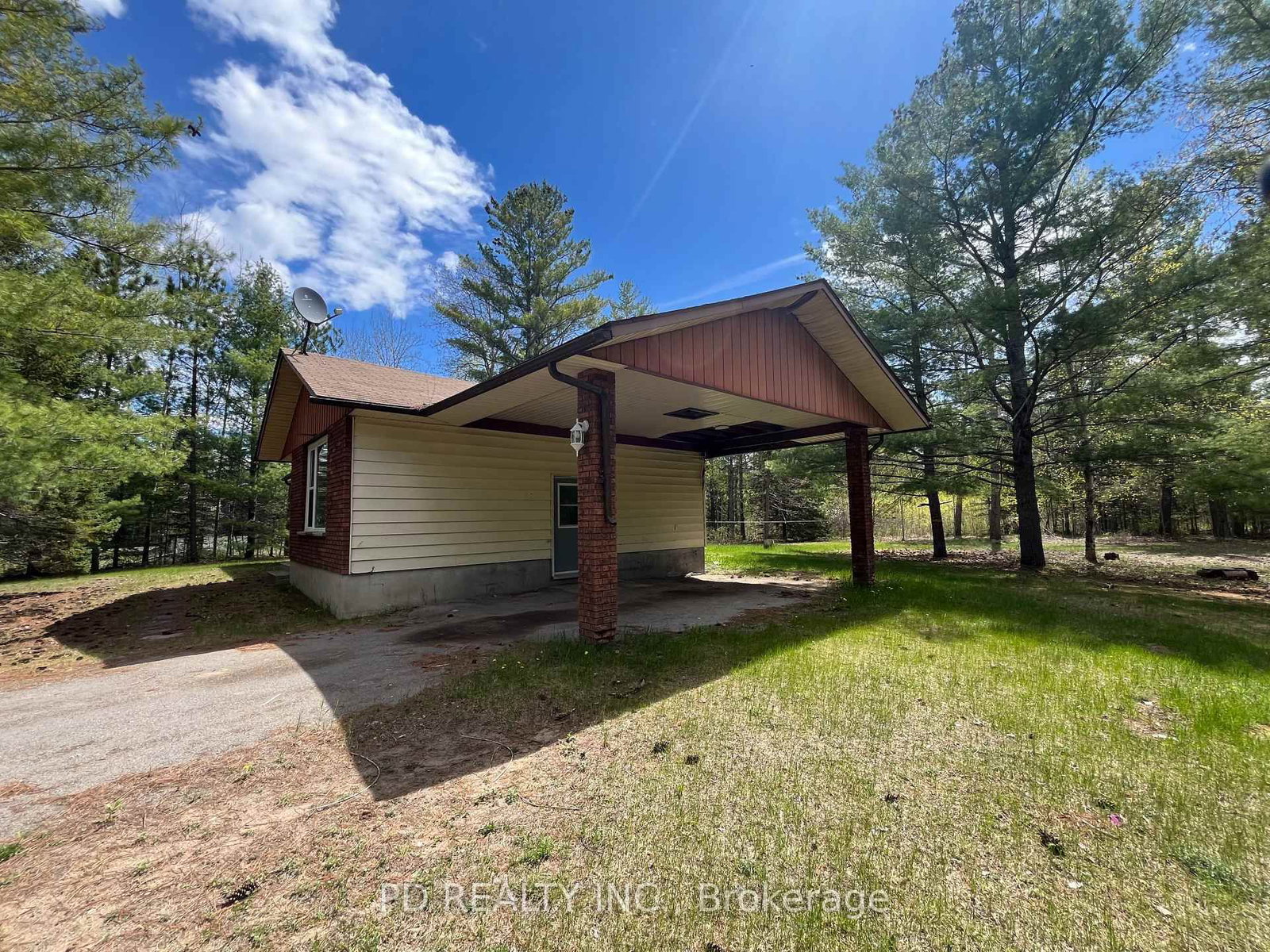 Listing Image 4
