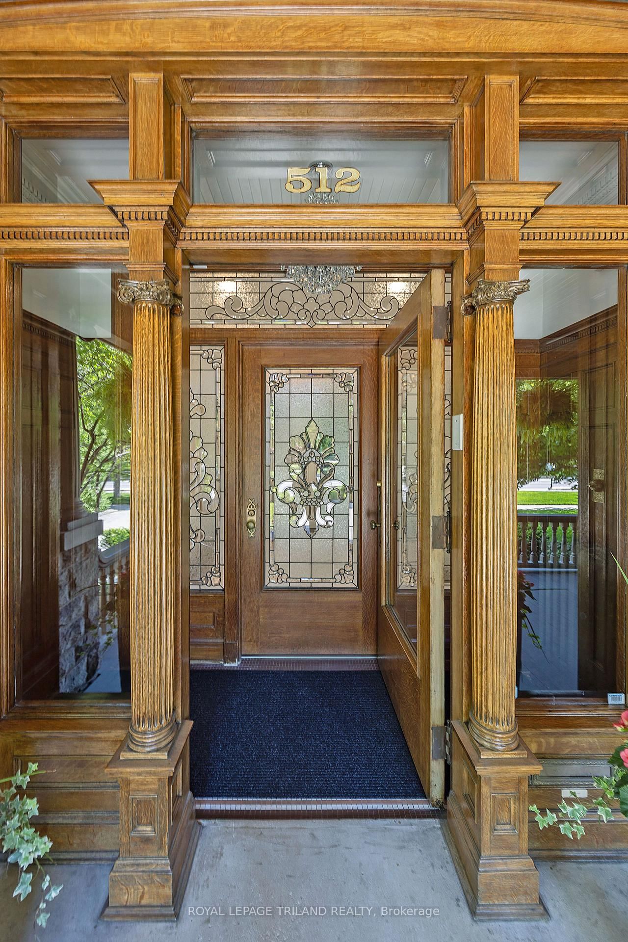 Listing Image 4