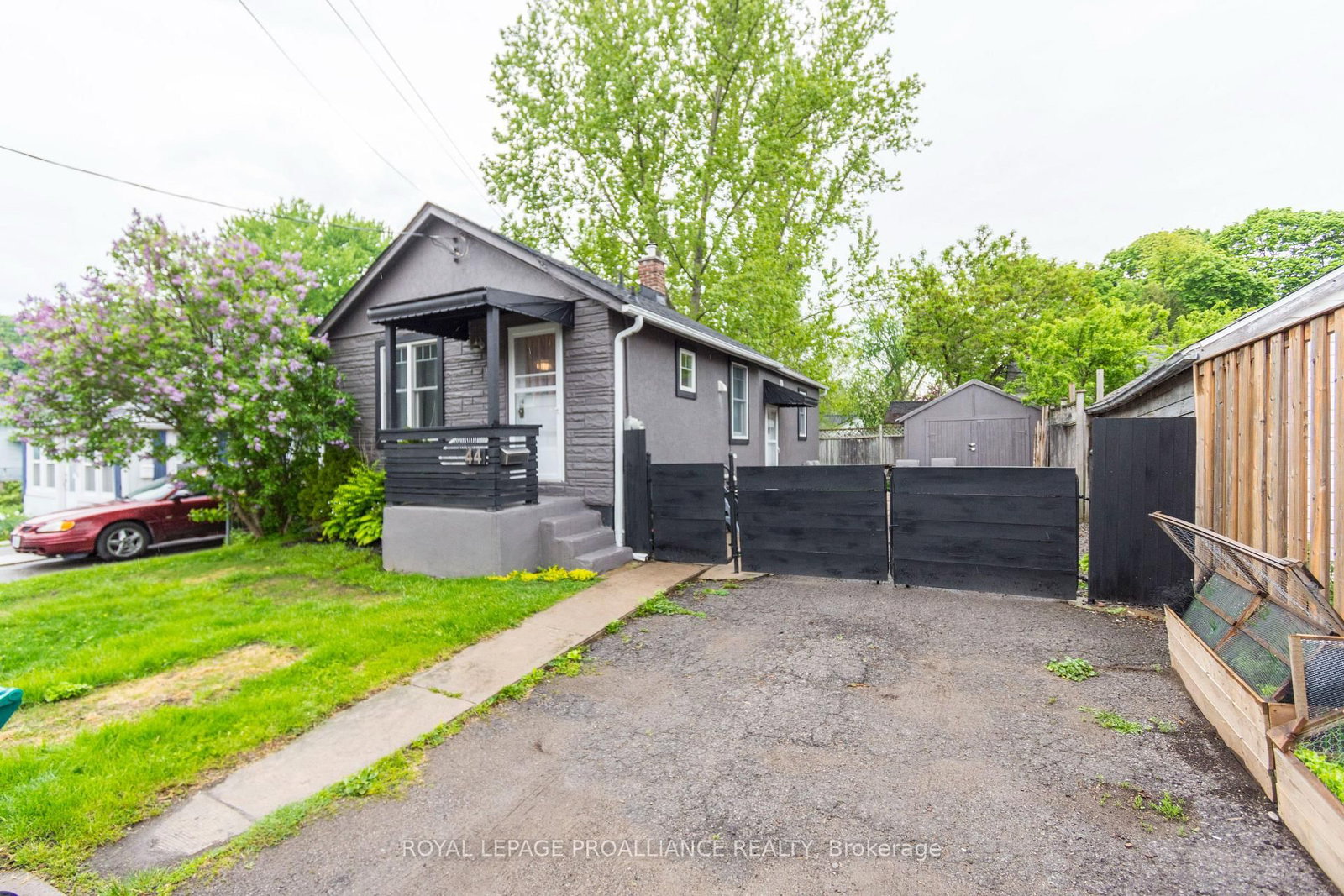 Listing Image 3