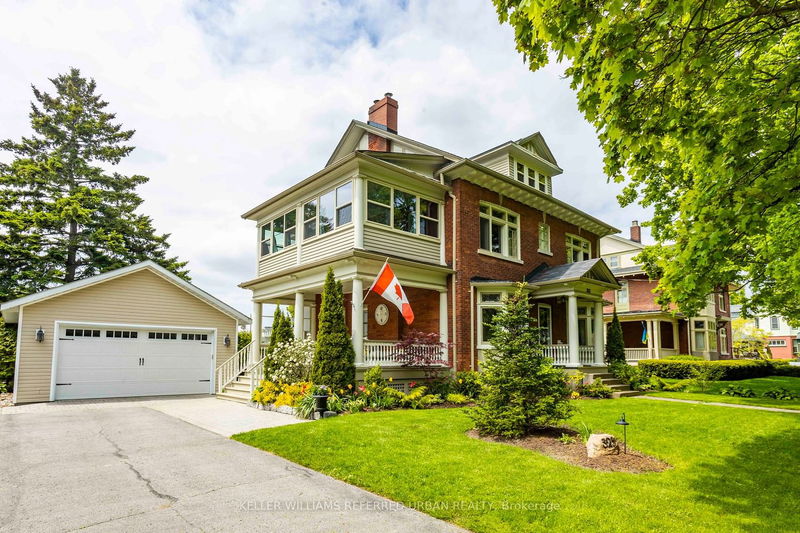 home for sale on 325 College Street