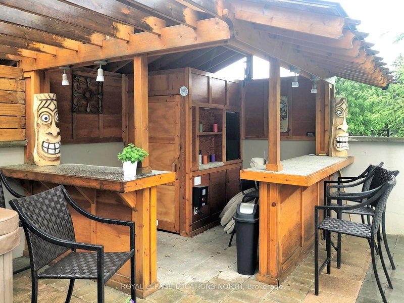 160 Grand Cypress Lane, Blue Mountains, L9Y 0K8 | Image 3