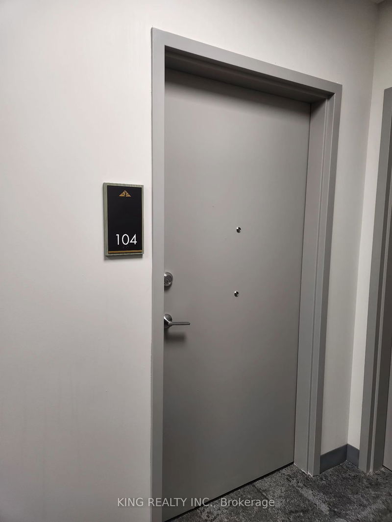 home for lease on 104-1201 Lackner Place