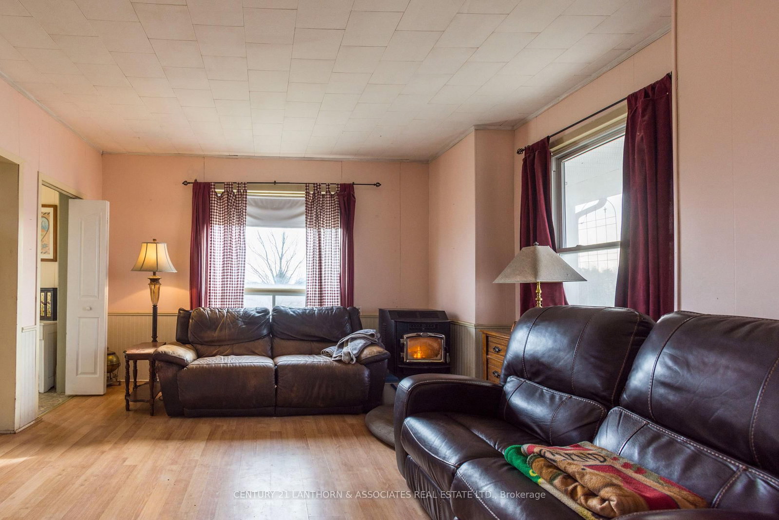 Listing Image 7