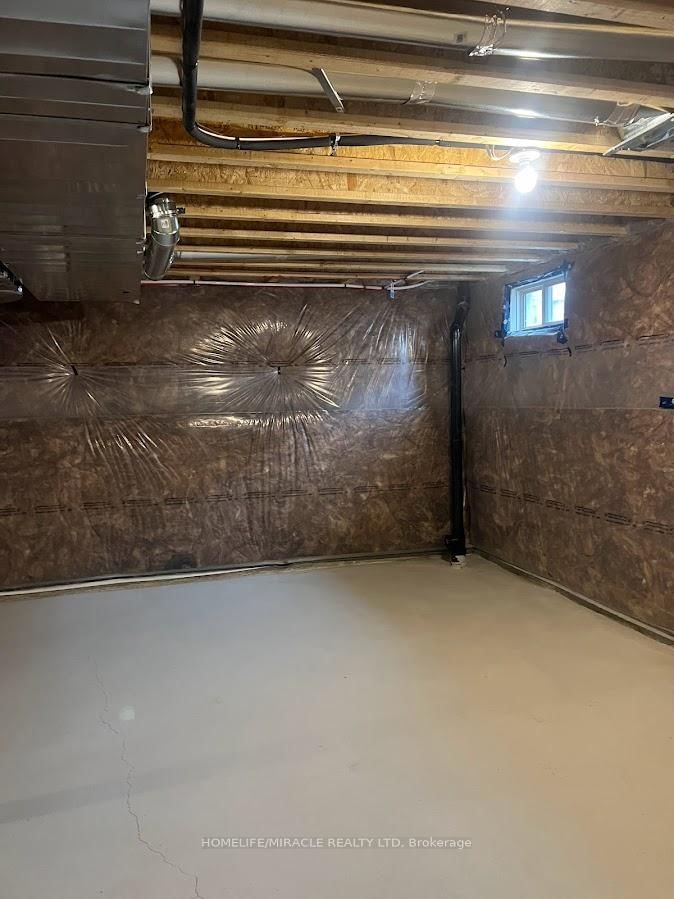 Listing Image 28