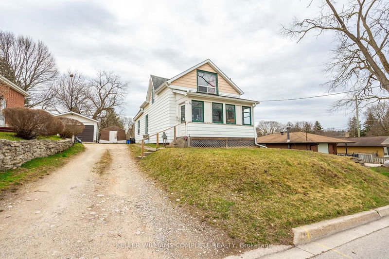 home for sale on 631 Lowther Street S