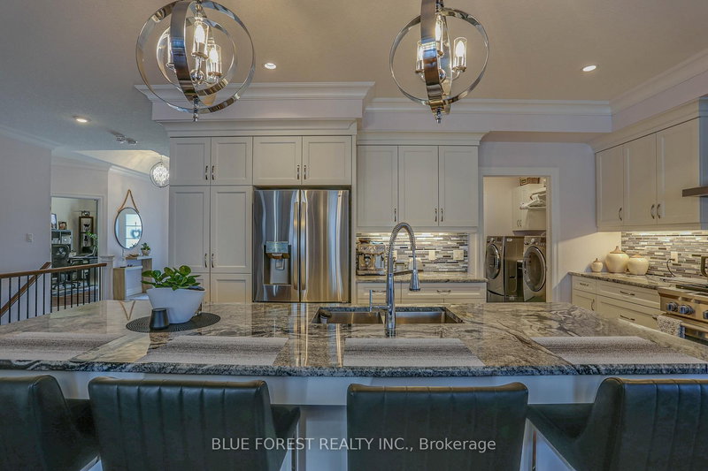 36 WOODLAND Walk, Southwold, N5P 3T2 | Image 3