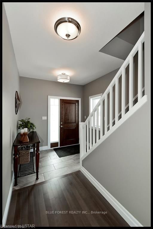 12 ROYAL Cres, Southwold, N5P 3T2 | Image 2