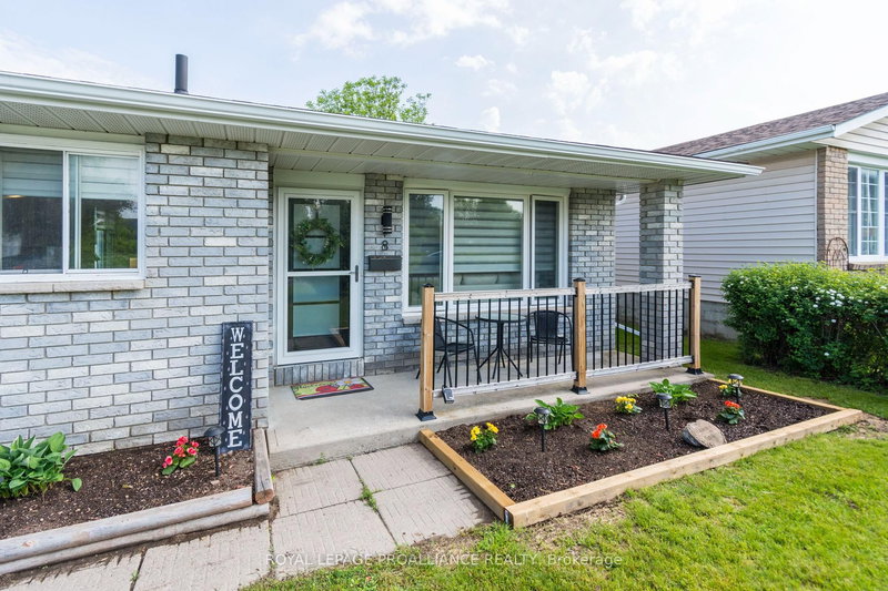 8 Birch St, Quinte West, K8V 6J1 | Image 2