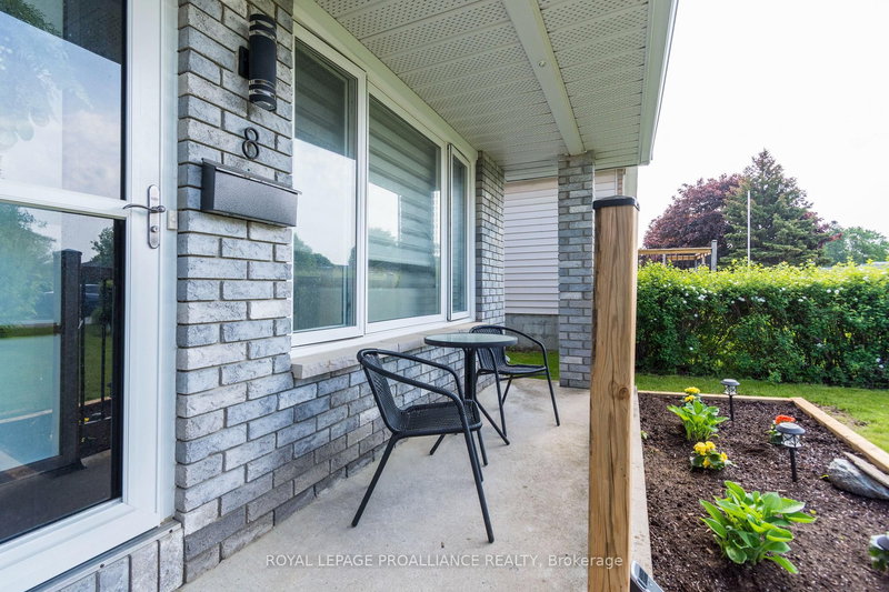 8 Birch St, Quinte West, K8V 6J1 | Image 3