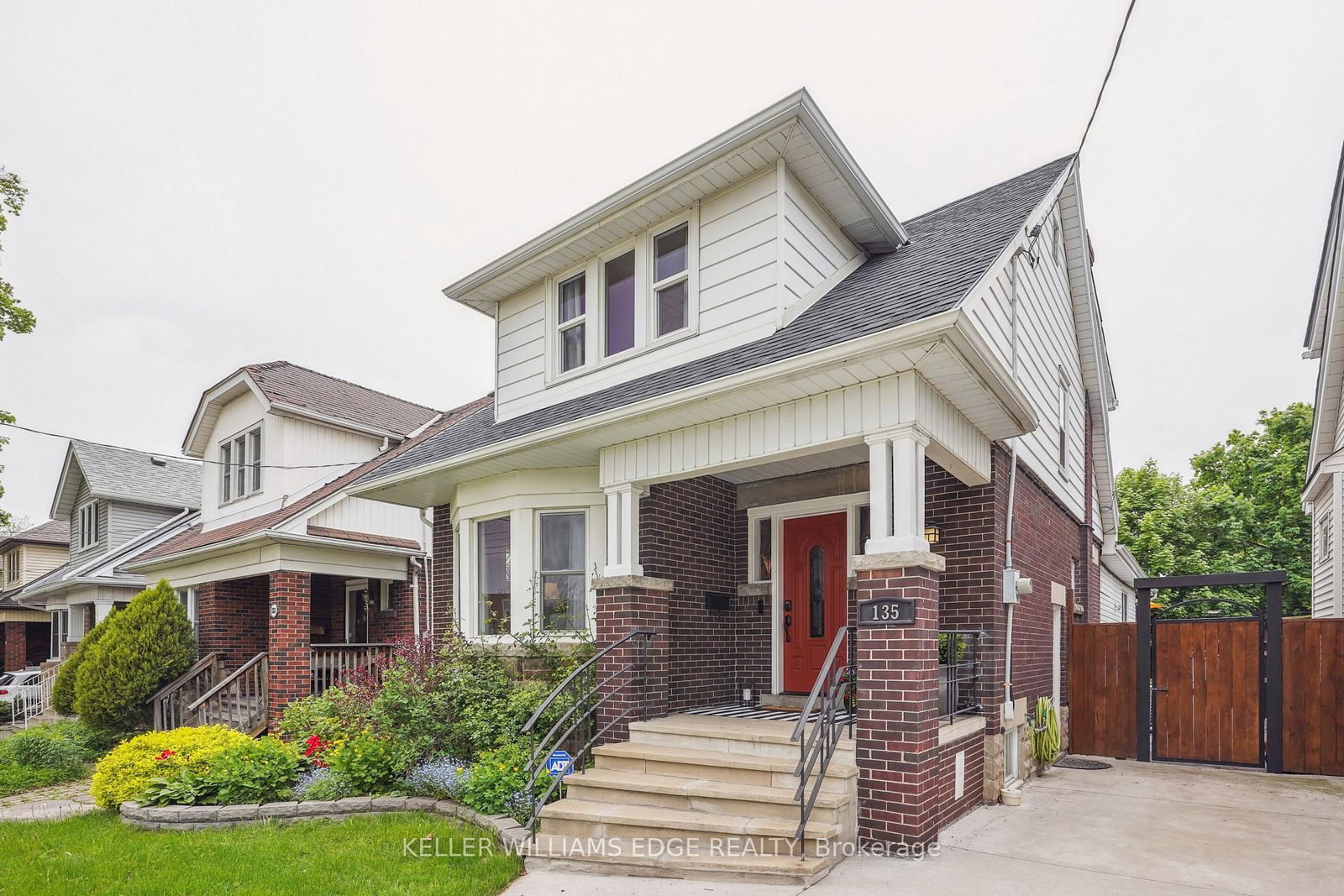 Listing Image 4