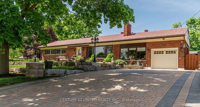 904 Kensington Drive