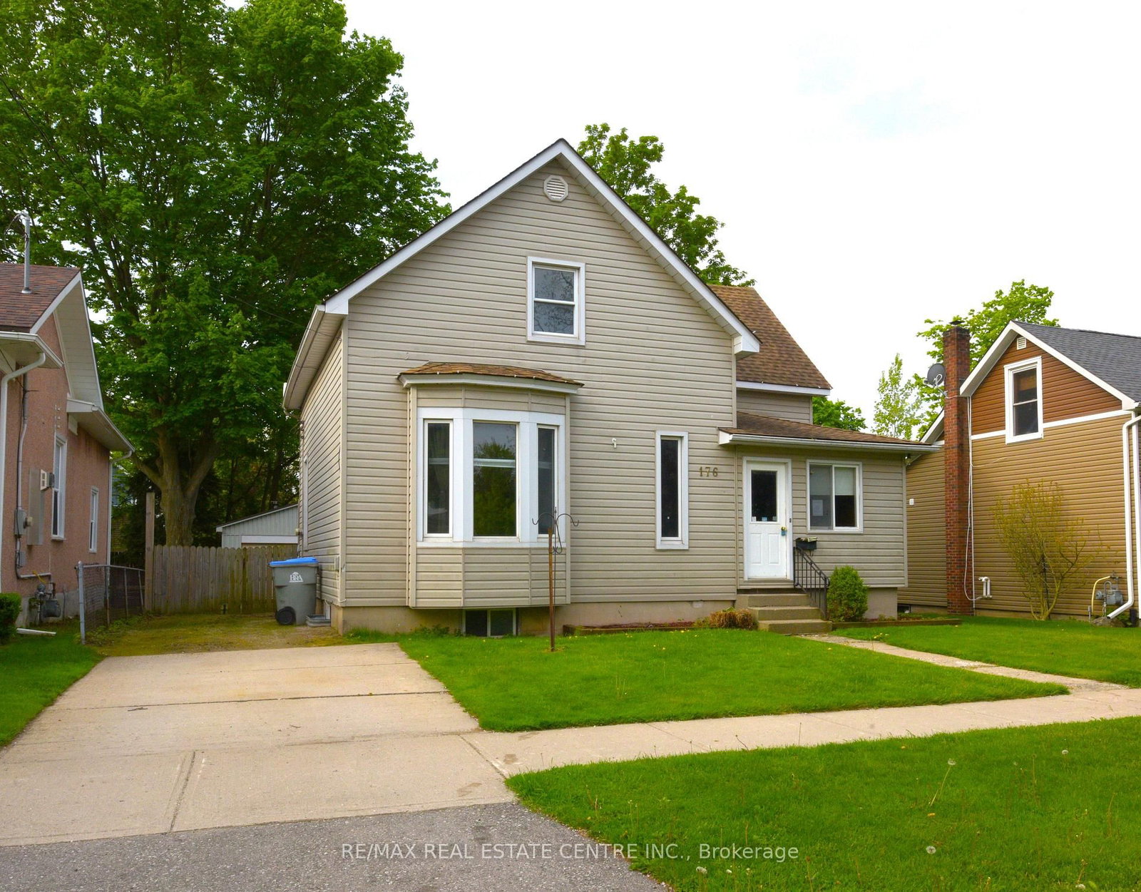 Listing photo 2