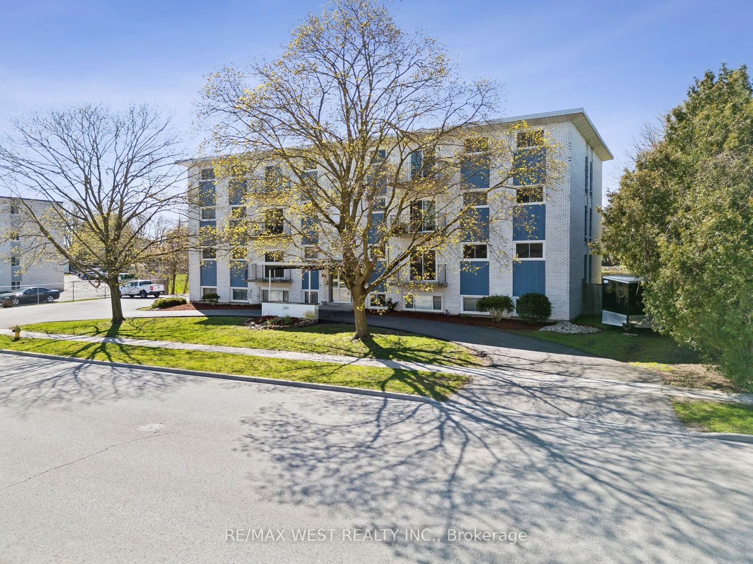 Building at 770 Hughson Street, Woodstock