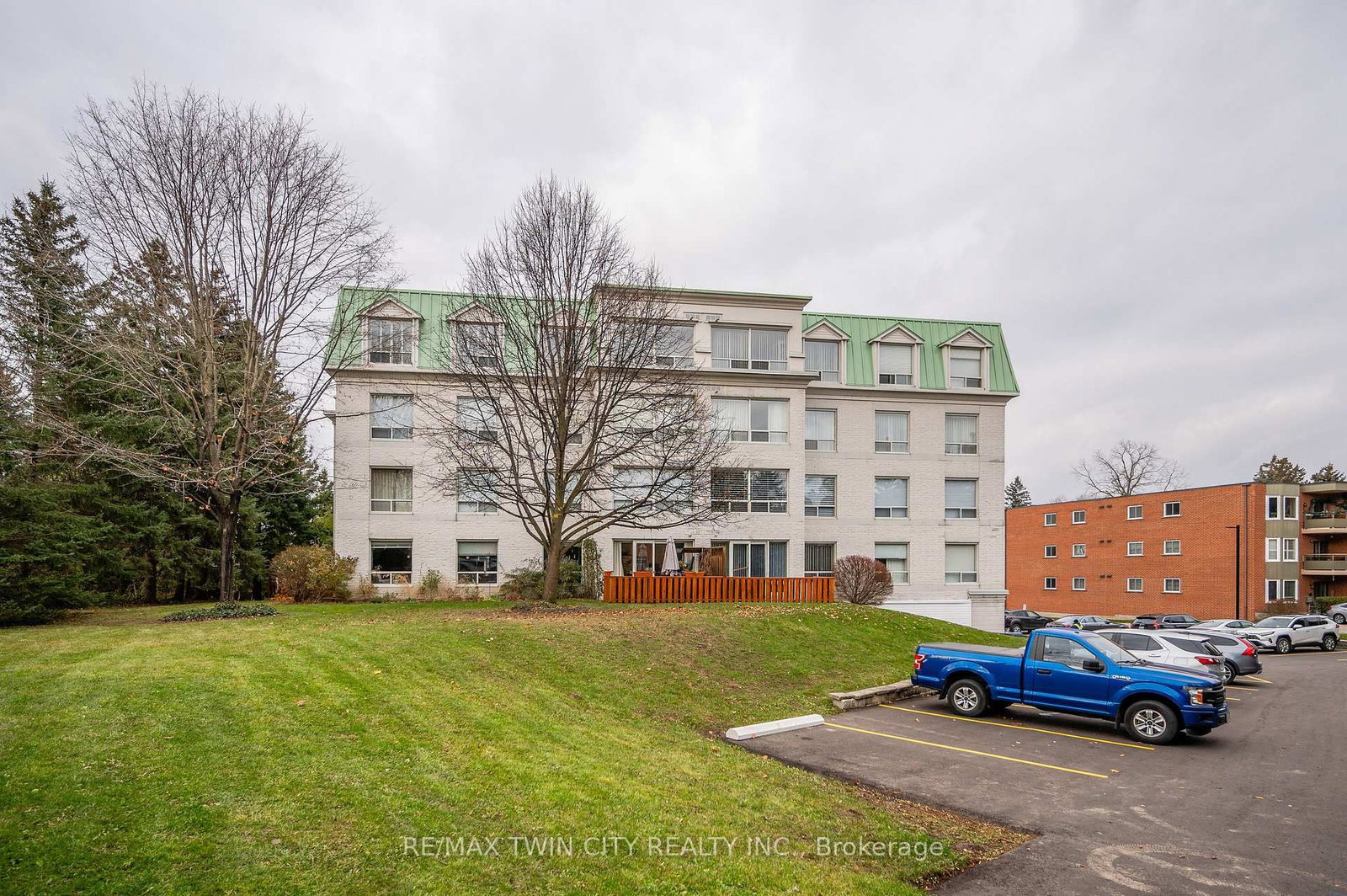 Listing Image 10