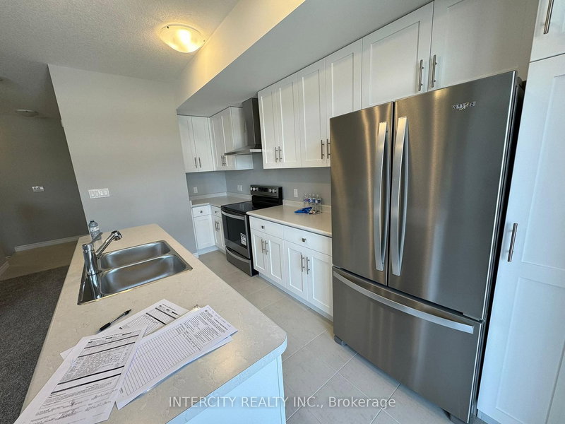 76 Lomond Lane, Kitchener, N2R 1R7 | Image 3