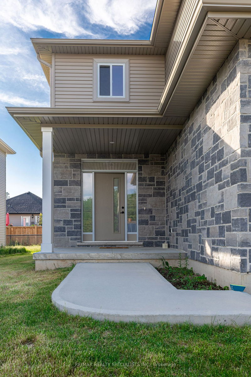 62 Cash Cres  Ingersoll, N5C 3R9 | Image 2