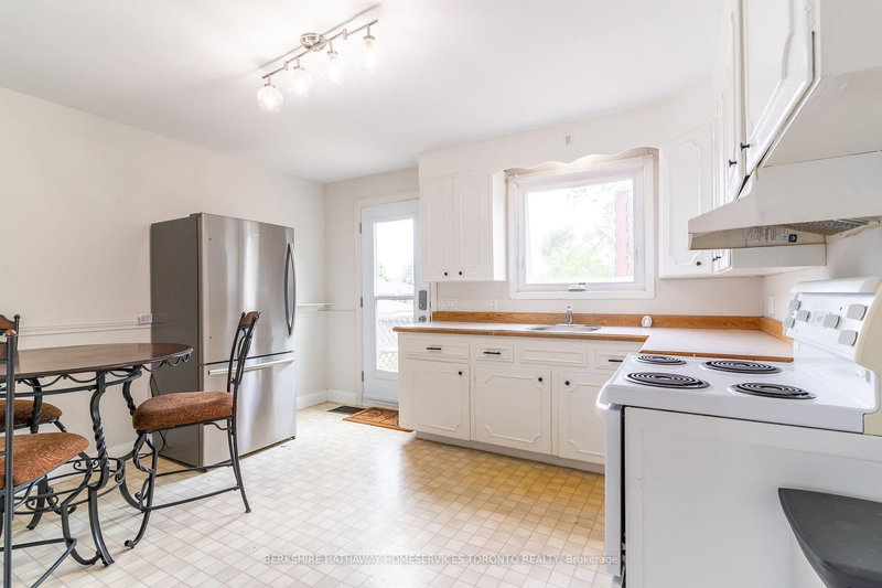 131 East 18th St N, Hamilton, L9A 4P2 | Image 3