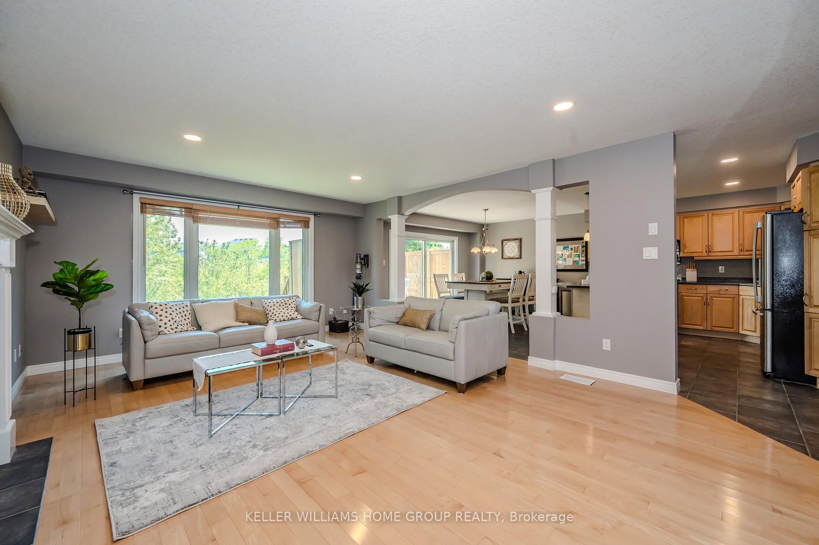 Listing Image 7