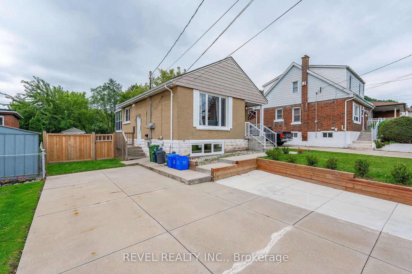 Listing Image 4