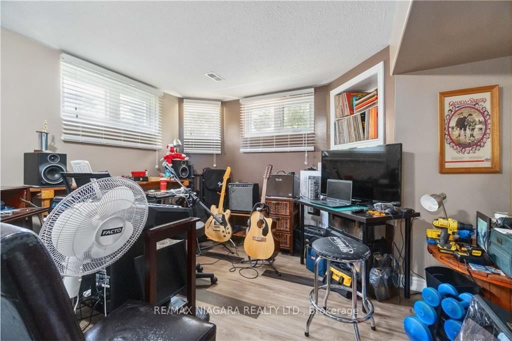 Listing Image 37