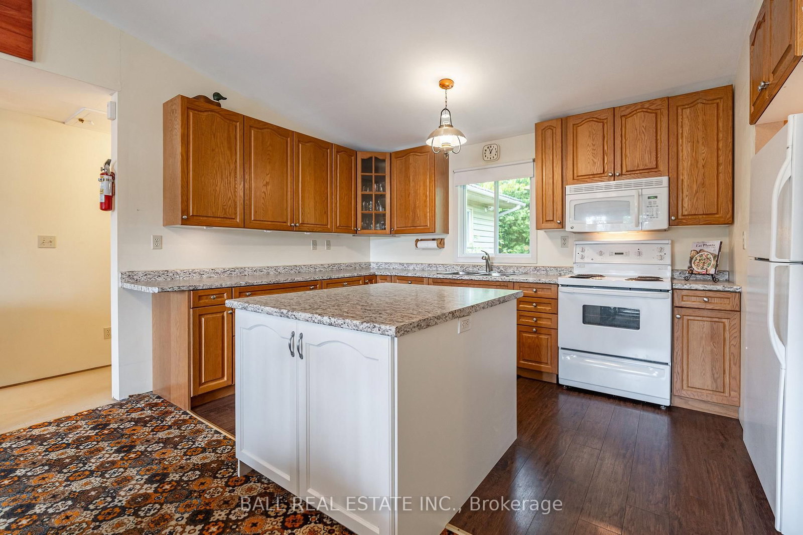 Listing Image 10