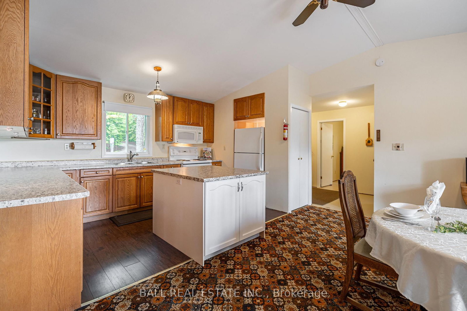 Listing Image 9