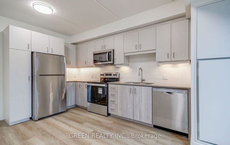 home for lease on 309-90 Carling Street S
