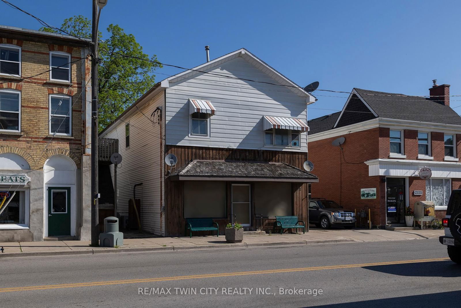 Store W/Apt/Office for sale at 122 KING Street, Brant, Burford, N0E 1A0 - MLS: X8368944