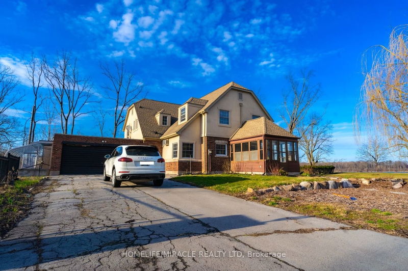 home for sale on 8973 Niagara Pkwy