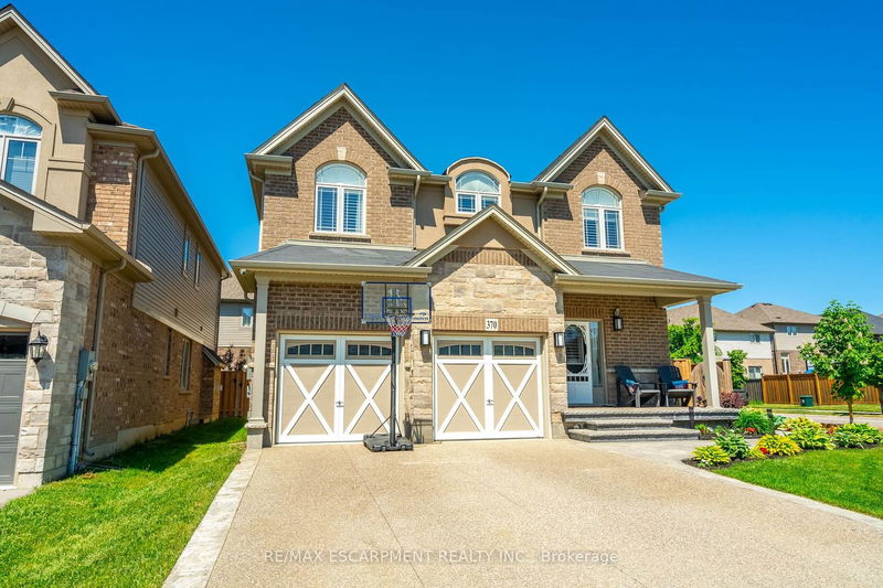 home for sale on 370 Festival Way