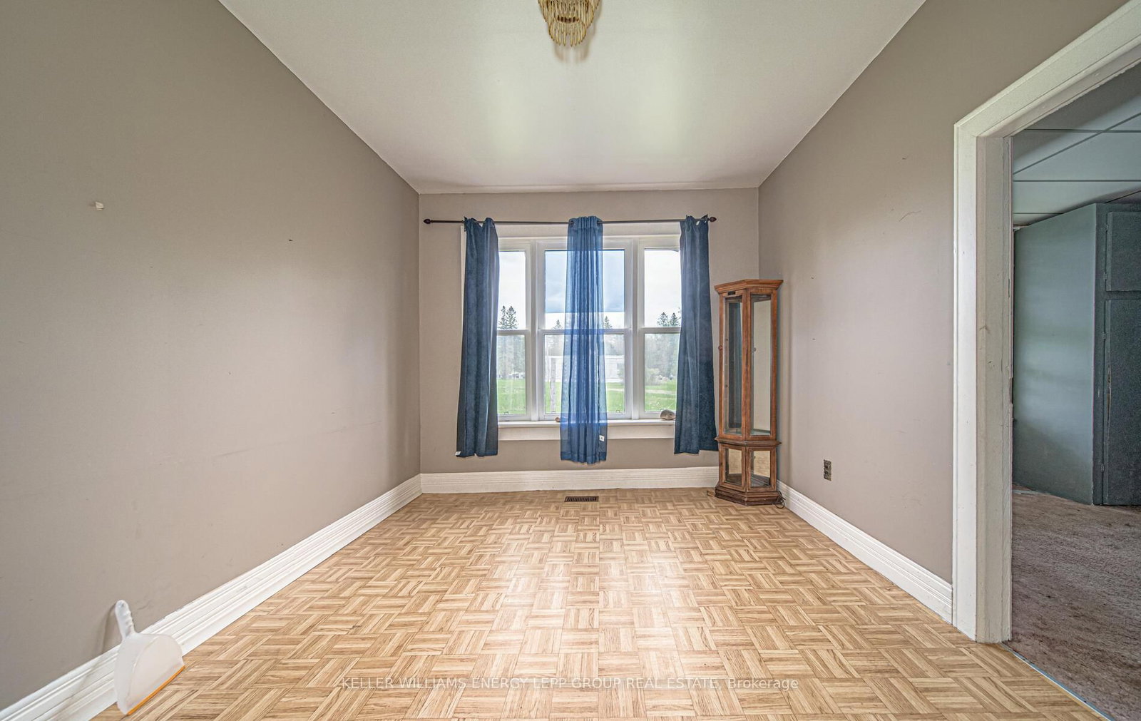Listing Image 16