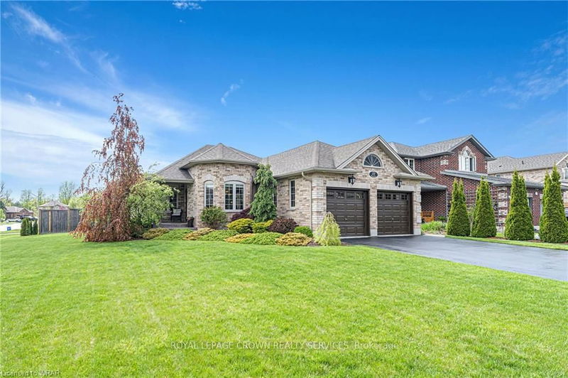 home for sale on 32 Harmer Crescent
