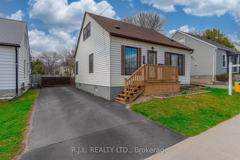 home for sale on 667 Donegal Street