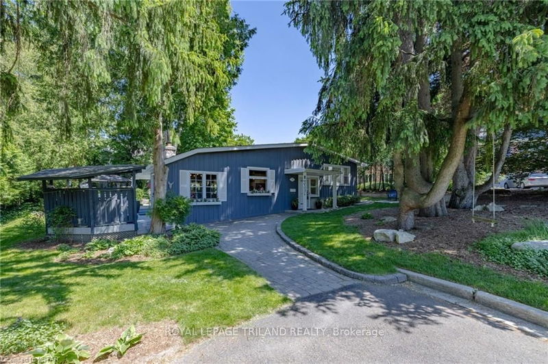 home for sale on 39 Wimbledon Court