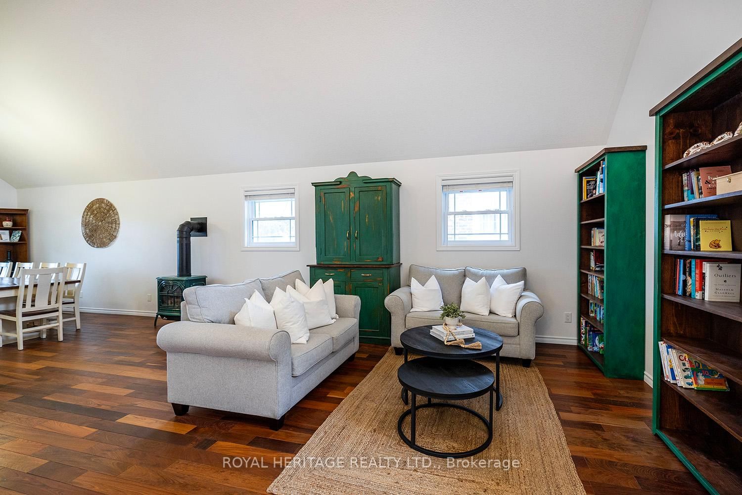 Listing Image 7