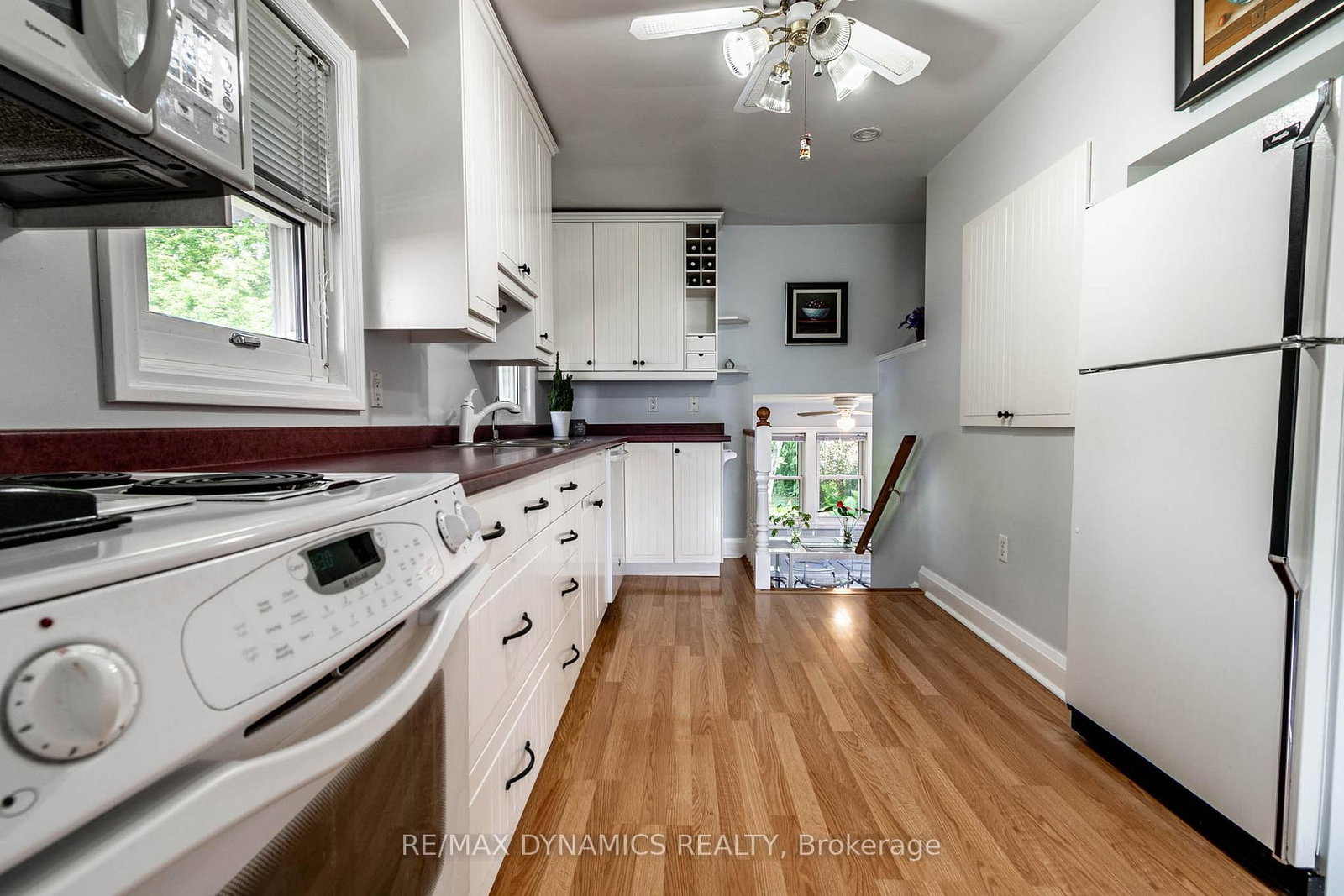 Listing Image 12