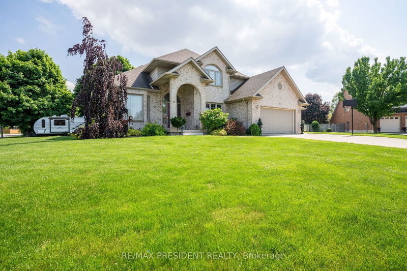 70 Charles Cres  Chatham-Kent, N8A 5H7 | Image 1