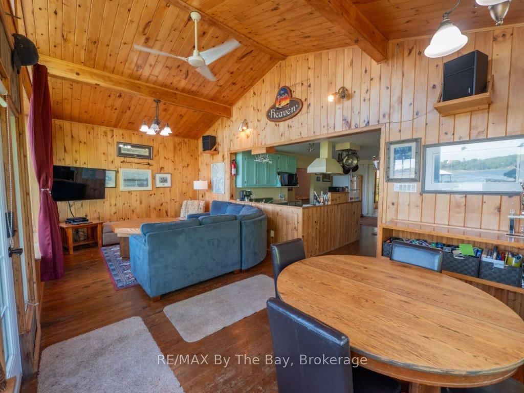 Listing Image 14