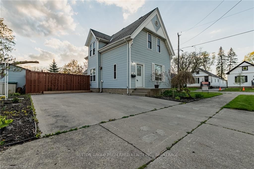 Listing Image 4