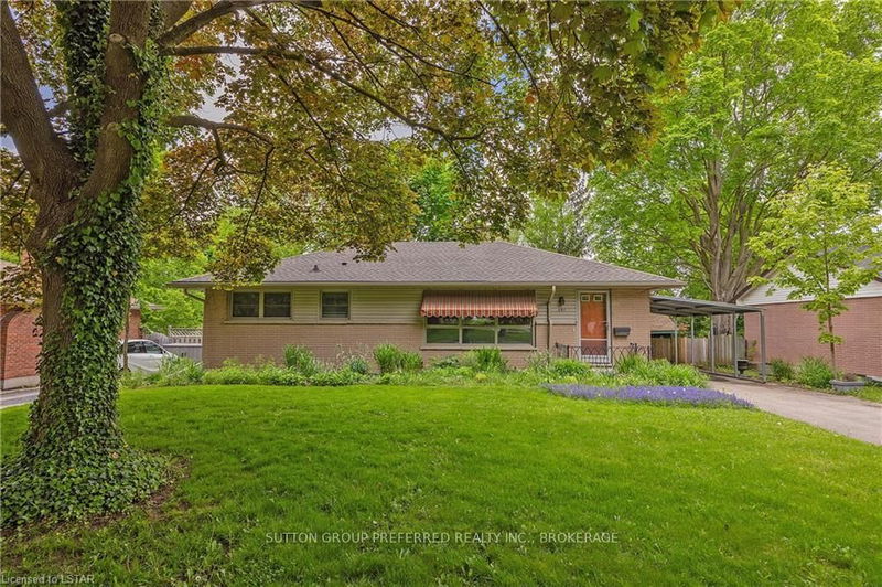 home for sale on 391 Lynden Crescent