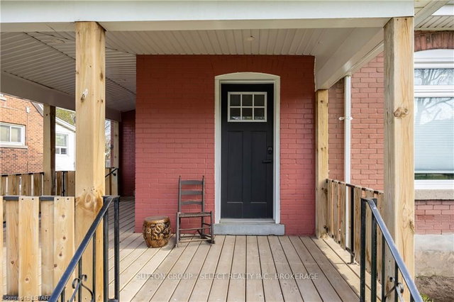 326 WELLINGTON Street