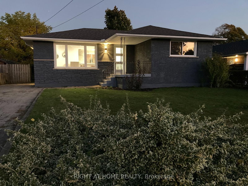 89 Greeningdon Dr, Hamilton, L9A 3A8 | Image 3