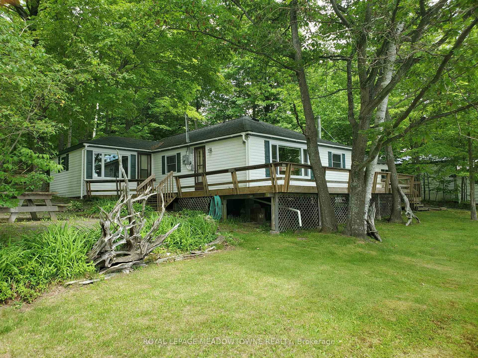 Detached House sold at 33 Pigeon Bay Road, Parry Sound Remote Area, P0H 1Y0 - MLS: X8382996
