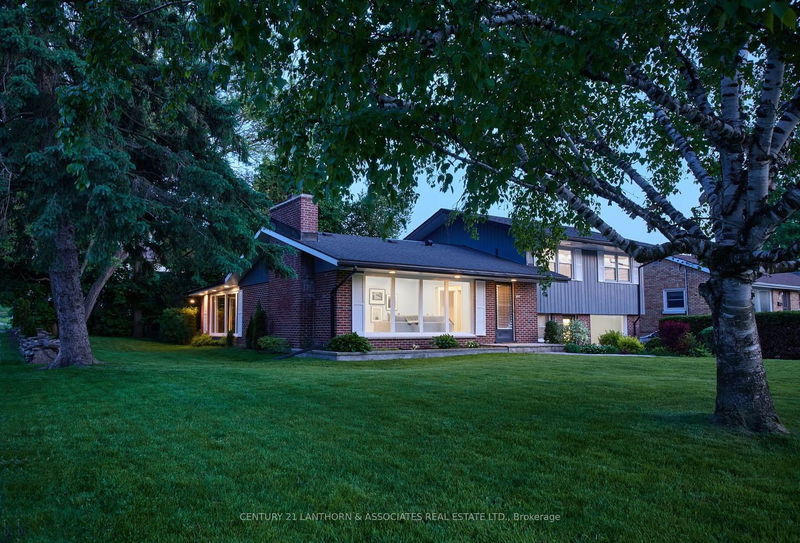 home for sale on 25 Hyde Park