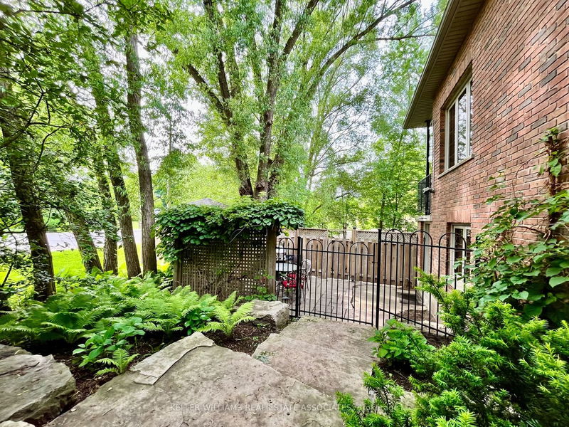 3 Oldoakes Pl  Hamilton, L9G 4W9 | Image 40