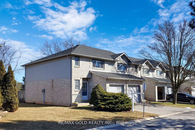 home for lease on 51-2 Royalwood Court