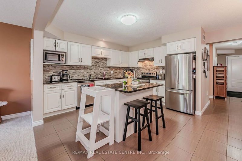 home for lease on 72 Couling Crescent