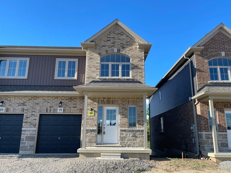 home for lease on 71 Lloyd Davies Way