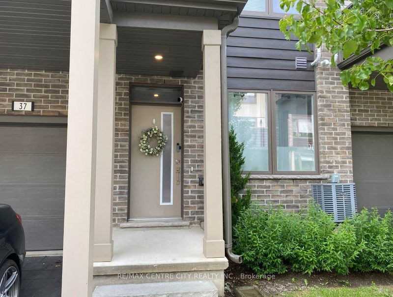 home for lease on 37-2070 Meadowgate Boulevard
