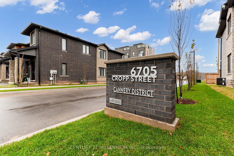 100 - 6705 Cropp St, Niagara Falls, L2E 5J8 | Image 2